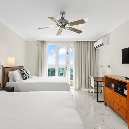 Biarritz Studio - Beautiful Ocean View Studio Apartment ซานฮวน ภายนอก รูปภาพ