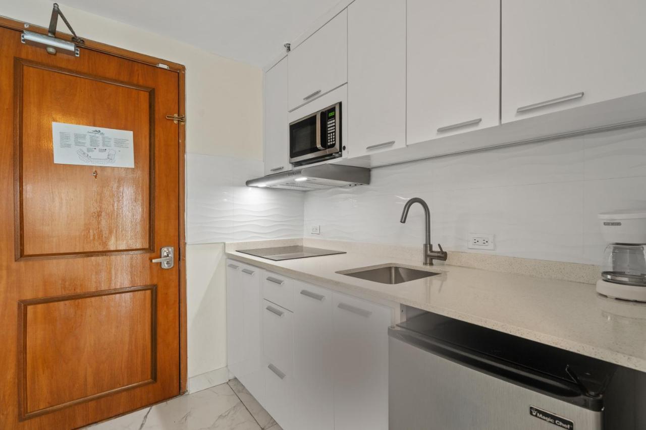 Biarritz Studio - Beautiful Ocean View Studio Apartment ซานฮวน ภายนอก รูปภาพ