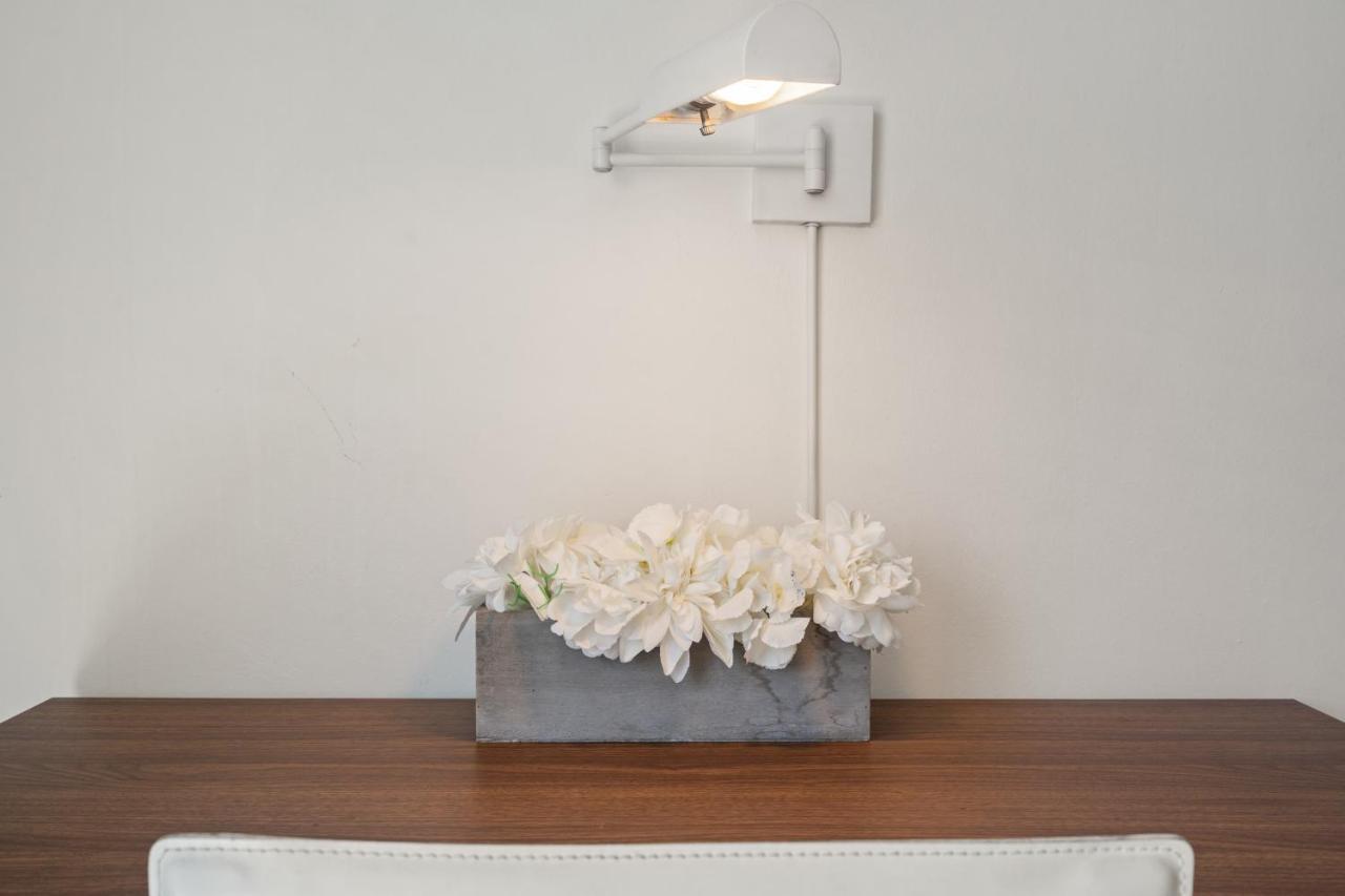Biarritz Studio - Beautiful Ocean View Studio Apartment ซานฮวน ภายนอก รูปภาพ