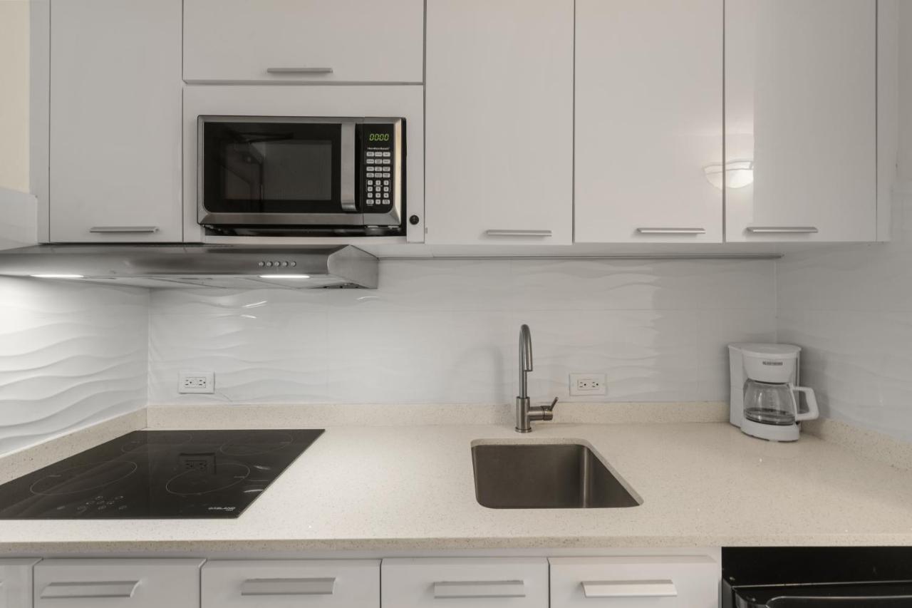 Biarritz Studio - Beautiful Ocean View Studio Apartment ซานฮวน ภายนอก รูปภาพ