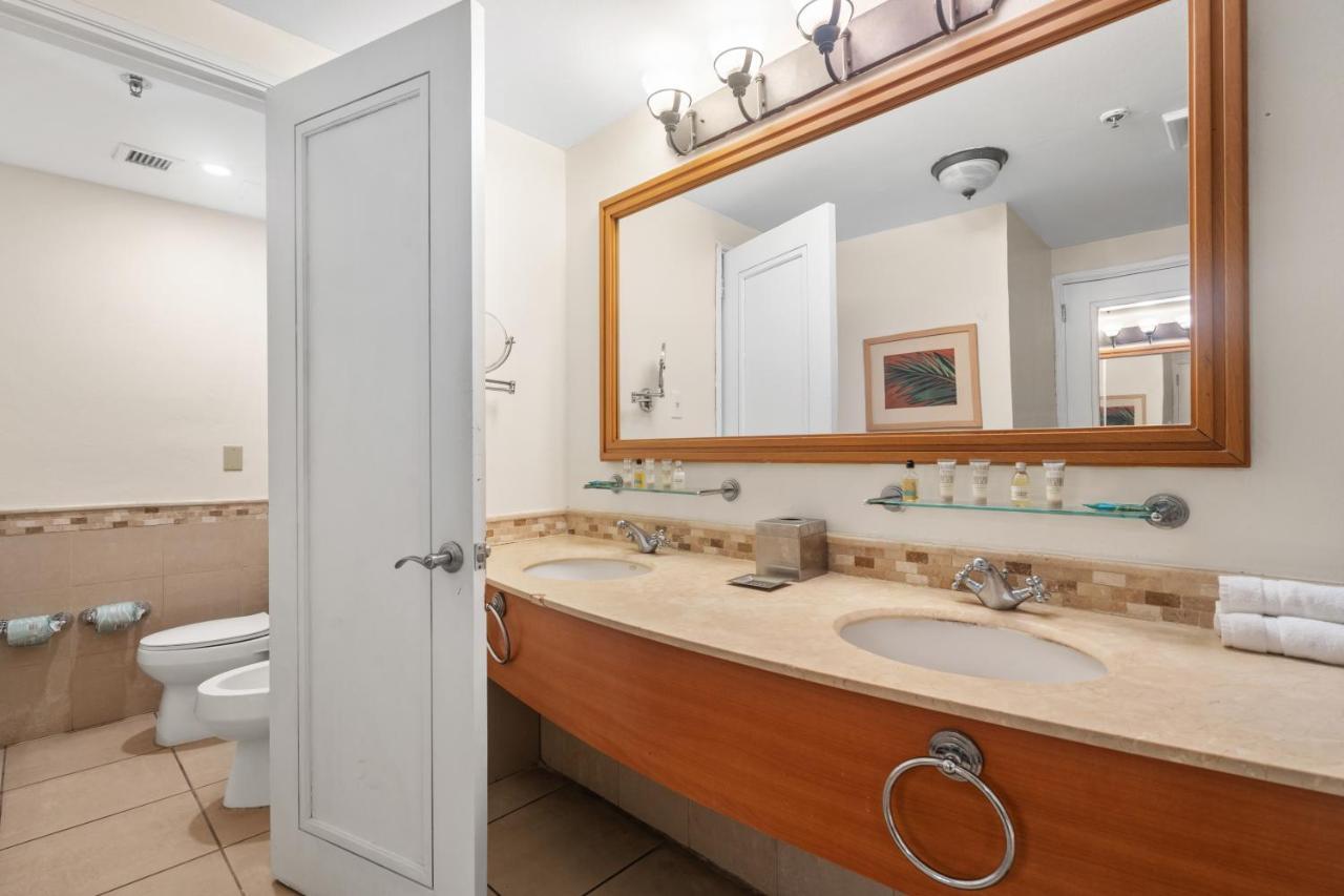 Biarritz Studio - Beautiful Ocean View Studio Apartment ซานฮวน ภายนอก รูปภาพ